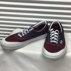 Vans navy/burgundy shoes in excellent condition size 8
